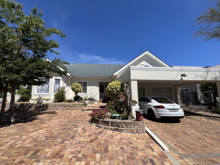 6 Bedroom Property for Sale in Zevendal Western Cape